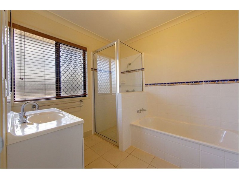 4 Marita Court, Bushland Beach QLD 4818