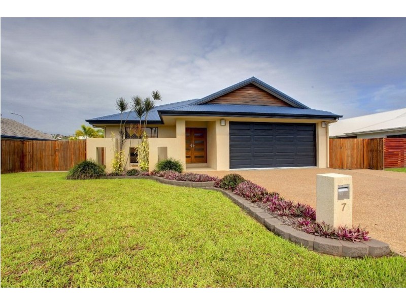 7 Anchorage Circuit, Bushland Beach QLD 4818