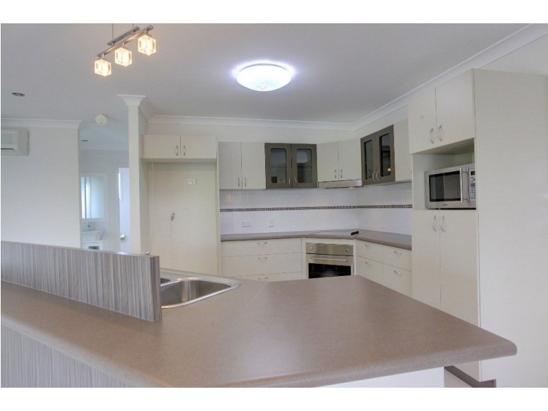 7 Anchorage Circuit, Bushland Beach QLD 4818
