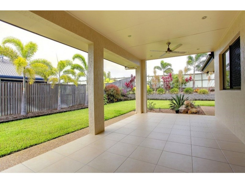 7 Anchorage Circuit, Bushland Beach QLD 4818