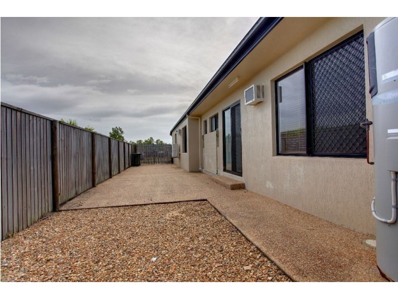 7 Anchorage Circuit, Bushland Beach QLD 4818