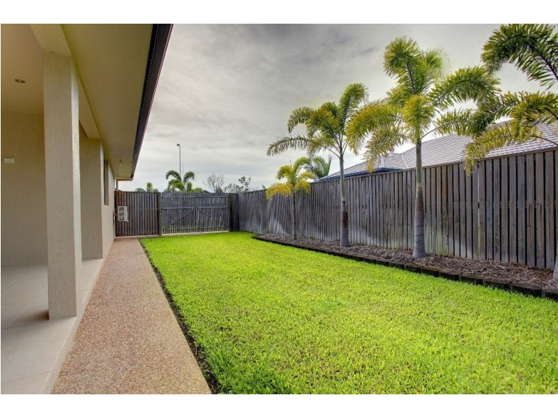 7 Anchorage Circuit, Bushland Beach QLD 4818