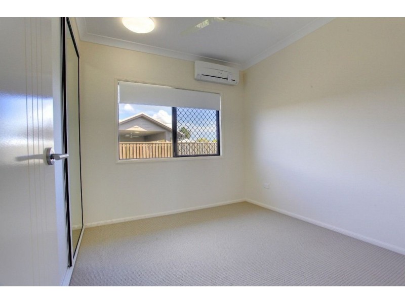 2 Rattray Street, Bushland Beach QLD 4818