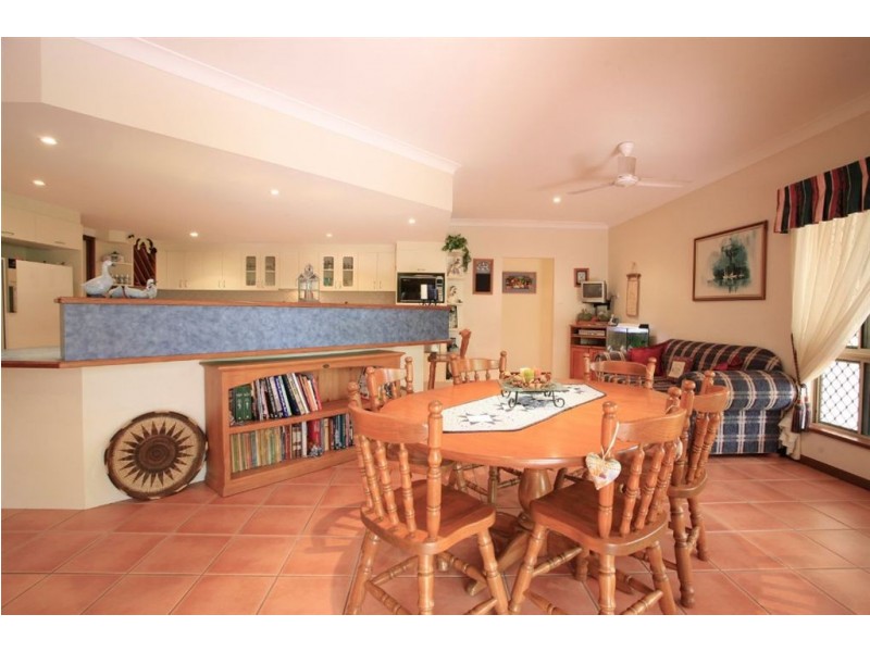 11 Lotus Court, Bushland Beach QLD 4818