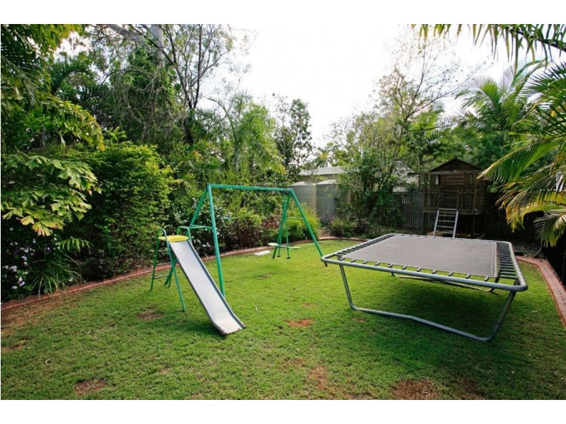 11 Lotus Court, Bushland Beach QLD 4818