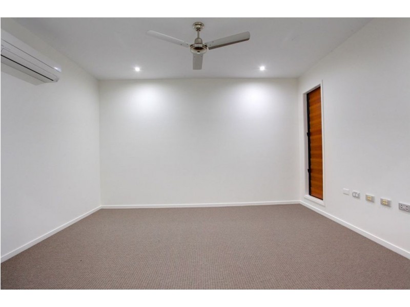 1 Kirrama Court, Bushland Beach QLD 4818