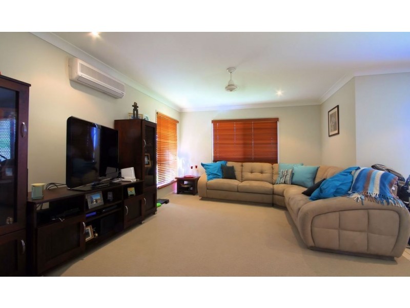 12 Dungurra Place, Bushland Beach QLD 4818