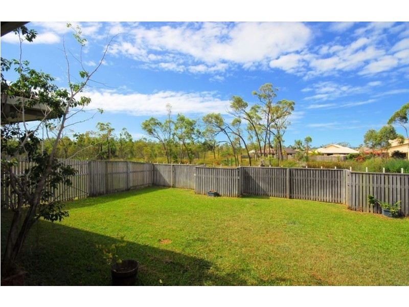 12 Dungurra Place, Bushland Beach QLD 4818
