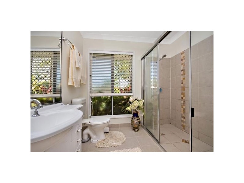 5 Hickory Court, Bushland Beach QLD 4818