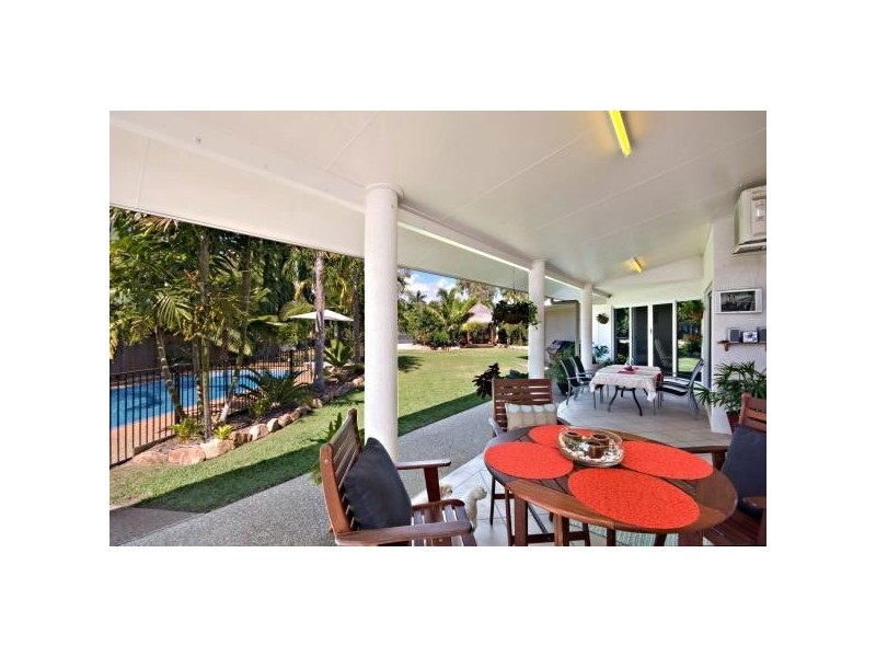 5 Hickory Court, Bushland Beach QLD 4818