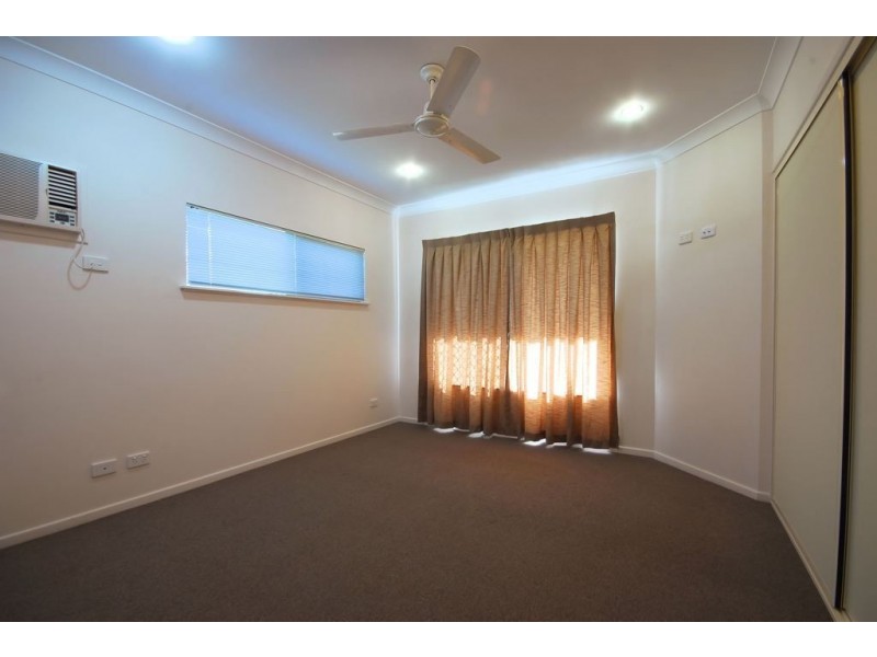 30 Daintree Drive, Bushland Beach QLD 4818