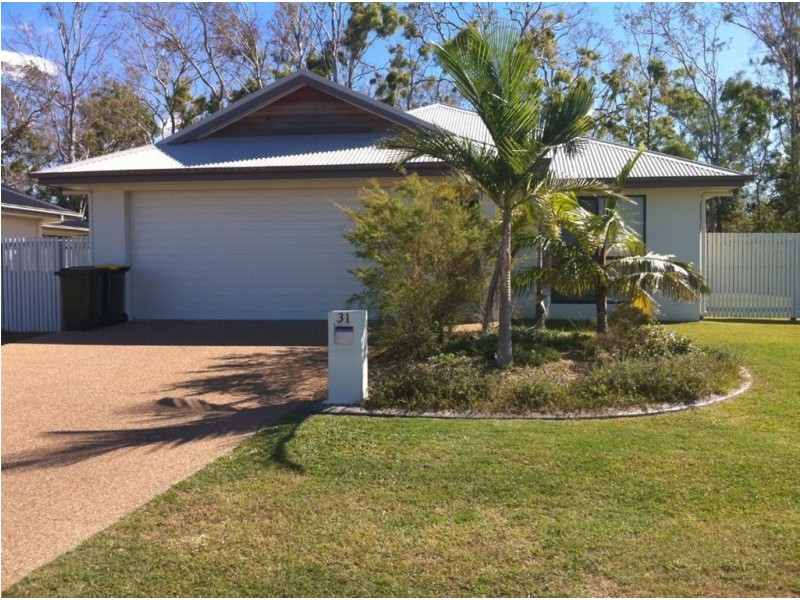 31 Eshelby St, Bushland Beach QLD 4818