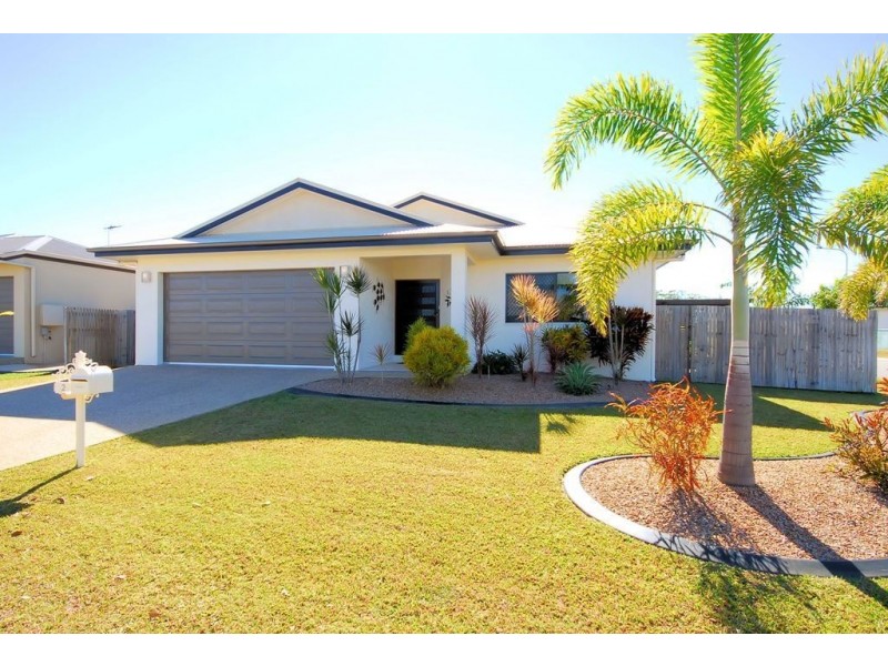 2 Littabella Place, Bushland Beach QLD 4818