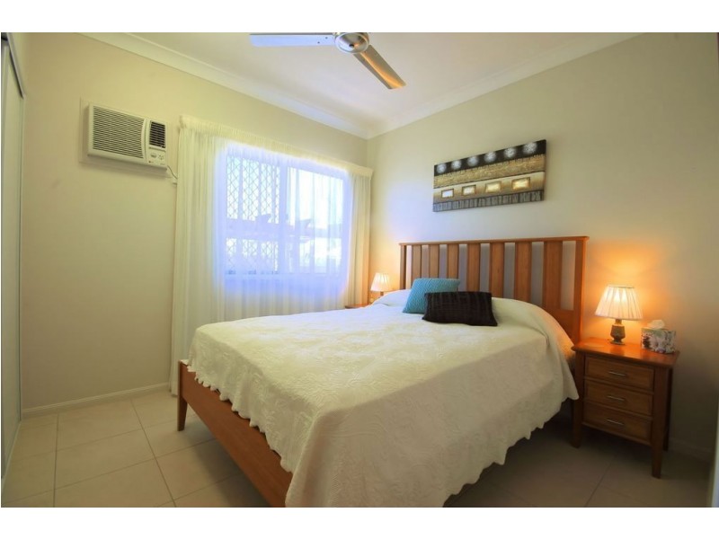 2 Littabella Place, Bushland Beach QLD 4818