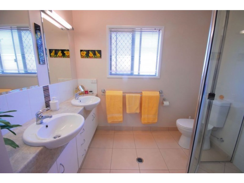 2 Littabella Place, Bushland Beach QLD 4818