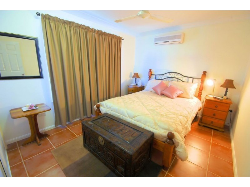 8 Seabrook Circuit, Bushland Beach QLD 4818