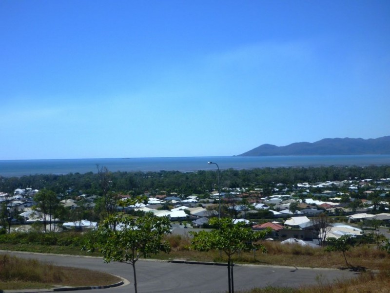 84 Goicoechea Drive, Bushland Beach QLD 4818