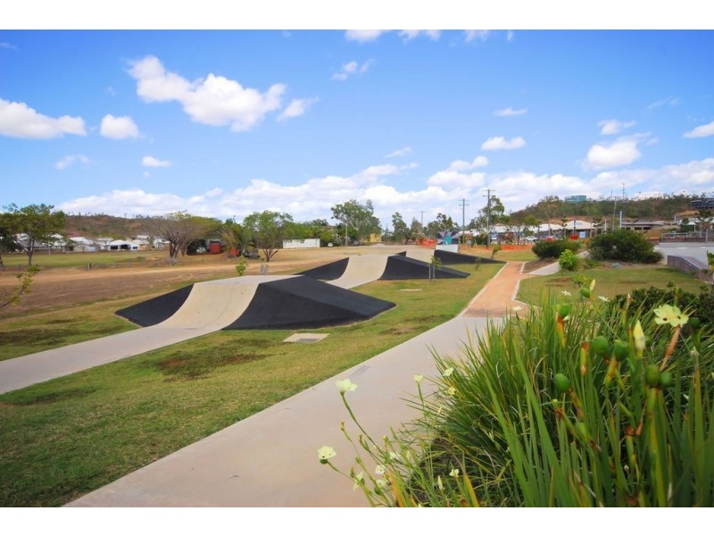 22 Cashell Crescent, Bushland Beach QLD 4818