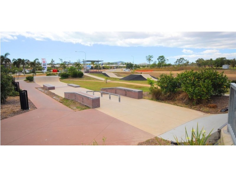22 Cashell Crescent, Bushland Beach QLD 4818