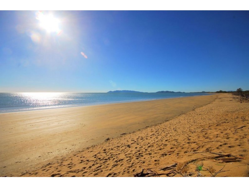 117 Cay Street, Saunders Beach QLD 4818