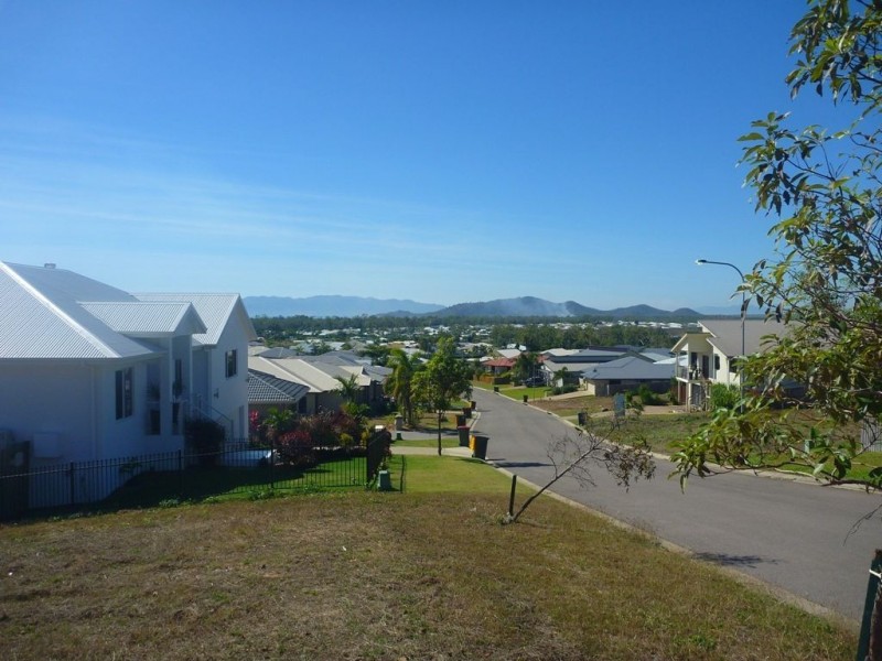 20 Genesta Court, Bushland Beach QLD 4818