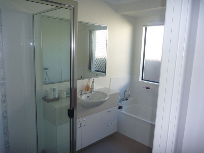 11 Helvellyn Street, Bushland Beach QLD 4818