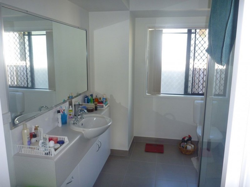 11 Helvellyn Street, Bushland Beach QLD 4818