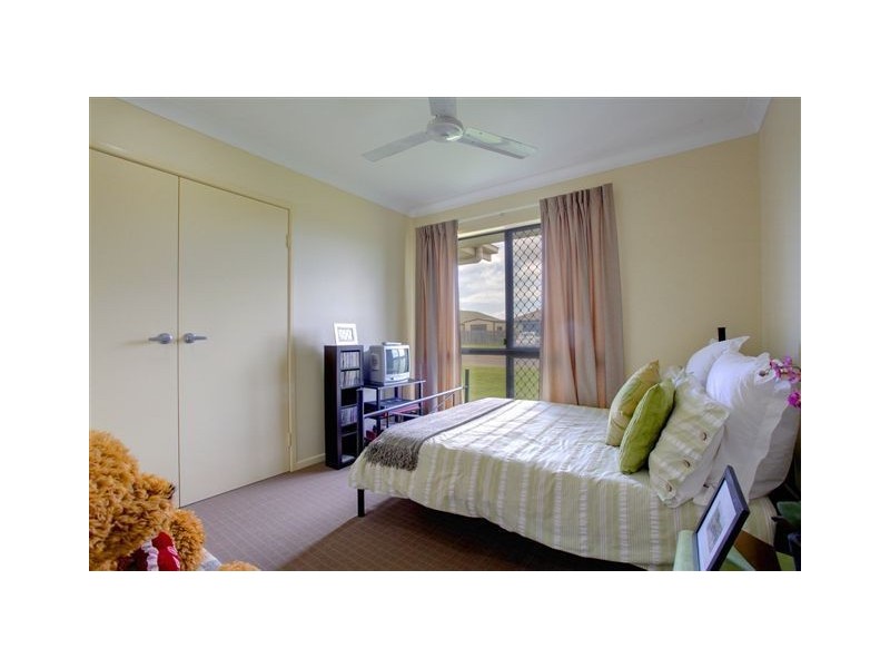 24 Kinnardy Street, Burdell QLD 4818