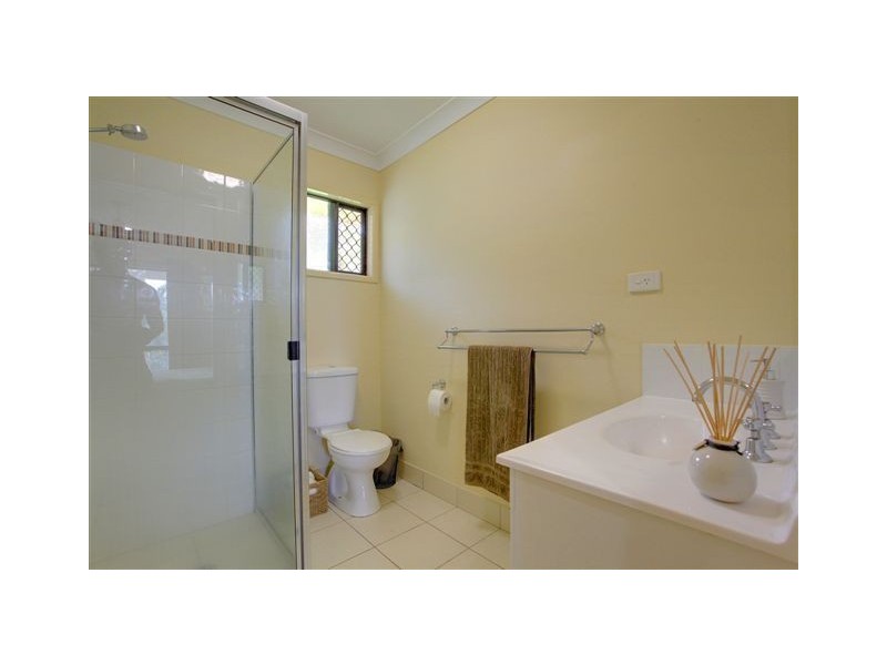 24 Kinnardy Street, Burdell QLD 4818