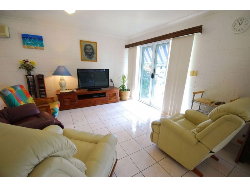 157 Ocean Pde, Balgal Beach QLD 4816