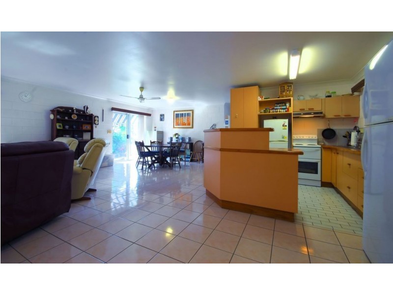 157 Ocean Pde, Balgal Beach QLD 4816