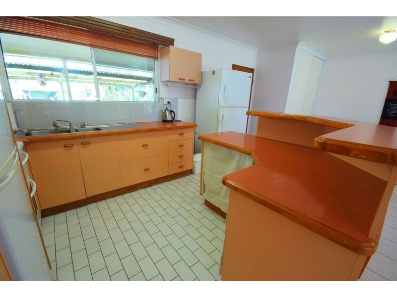 157 Ocean Pde, Balgal Beach QLD 4816