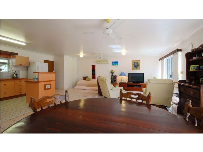 157 Ocean Pde, Balgal Beach QLD 4816