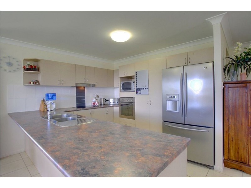 42 Dungurra Drive, Bushland Beach QLD 4818