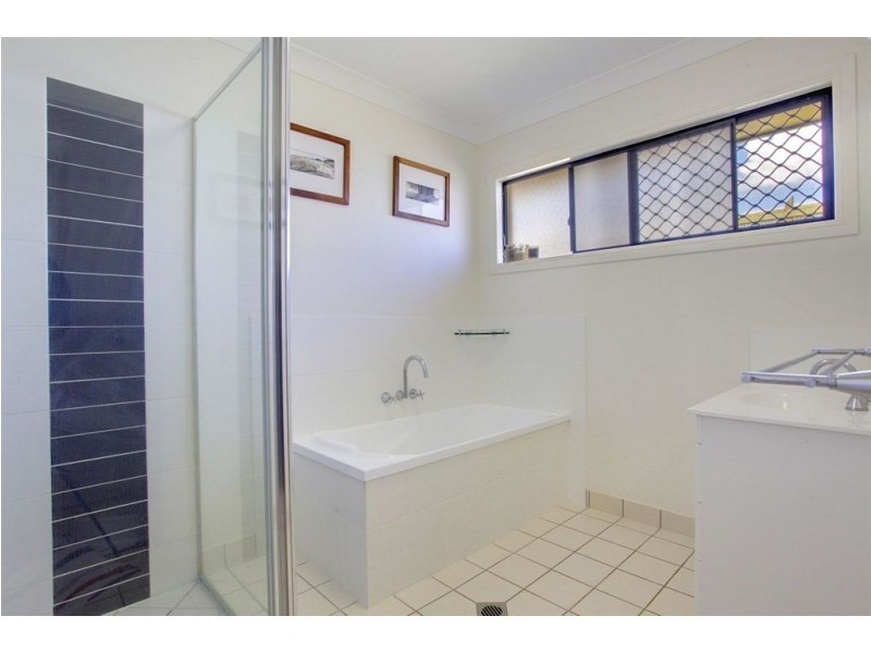 42 Dungurra Drive, Bushland Beach QLD 4818