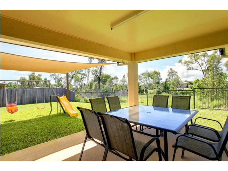 42 Dungurra Drive, Bushland Beach QLD 4818