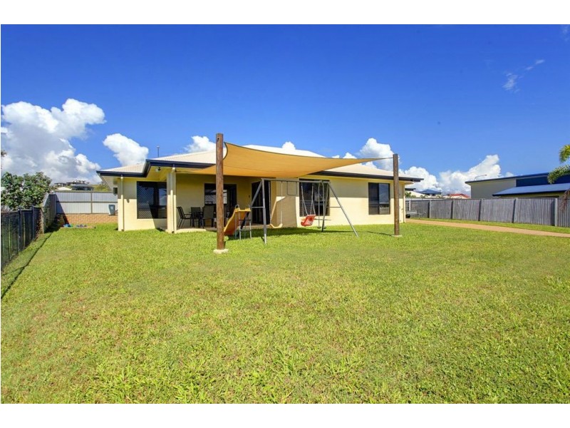 42 Dungurra Drive, Bushland Beach QLD 4818