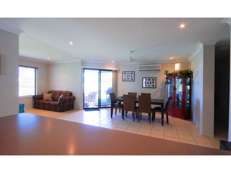 12 Dungurra Place, Bushland Beach QLD 4818