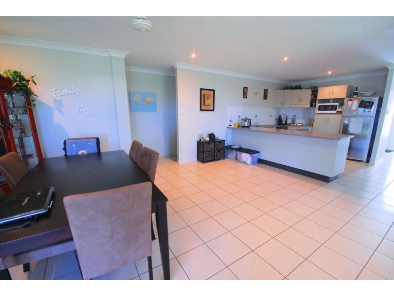 12 Dungurra Place, Bushland Beach QLD 4818