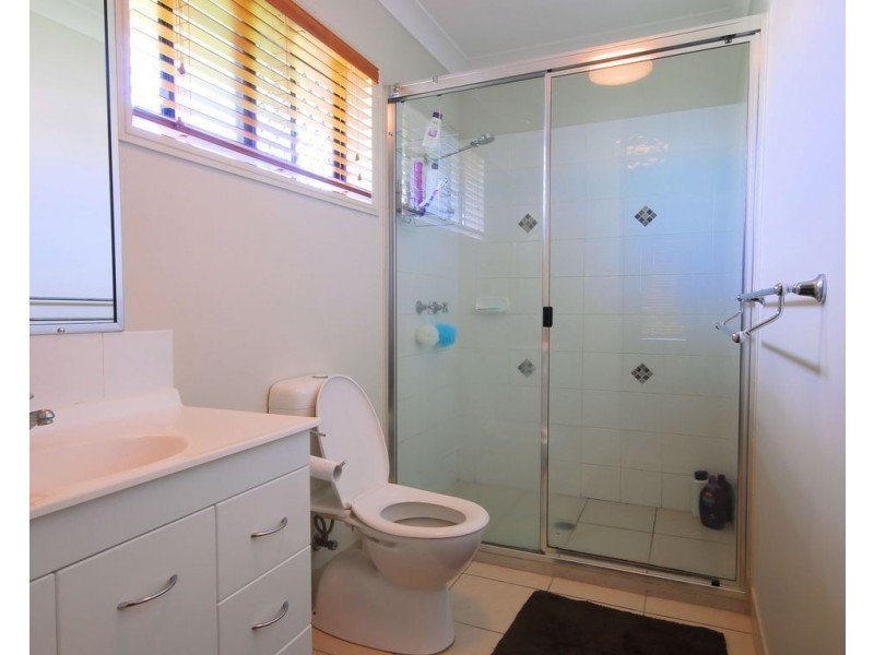 12 Dungurra Place, Bushland Beach QLD 4818