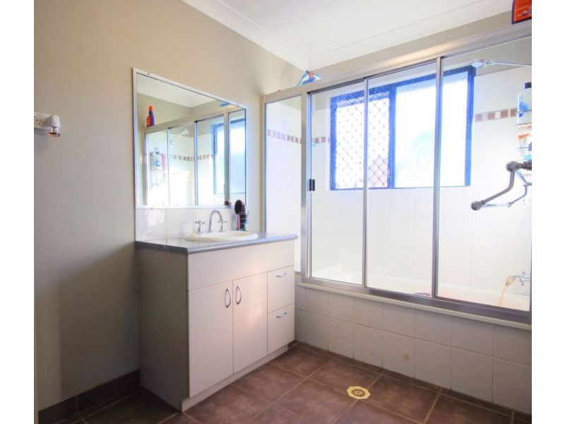 90 Blue Mountain Drive, Bluewater QLD 4818