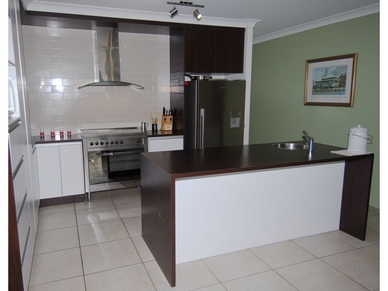 9 Hemple Street, Bushland Beach QLD 4818