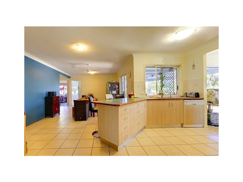 117 Coutts Drive, Bushland Beach QLD 4818