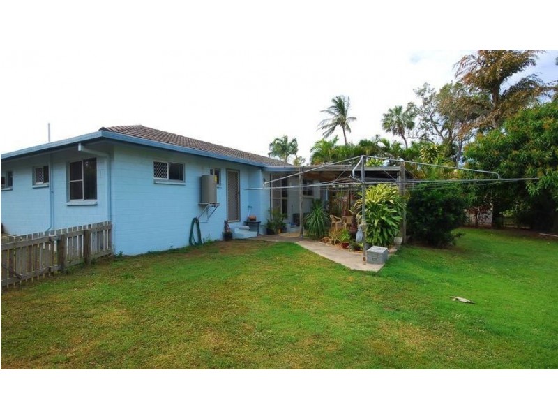 8 Lotus Court, Bushland Beach QLD 4818