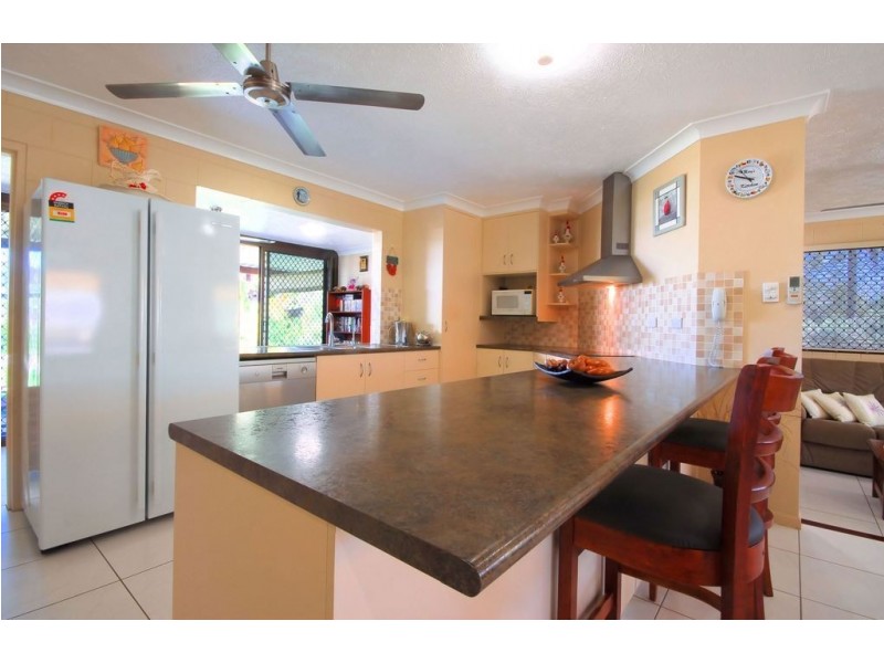2 Rollo Court, Balgal Beach QLD 4816
