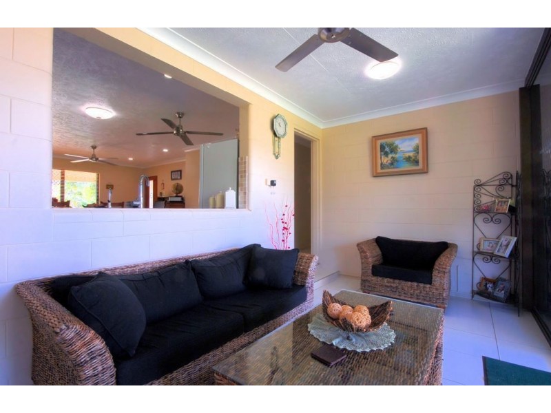 2 Rollo Court, Balgal Beach QLD 4816