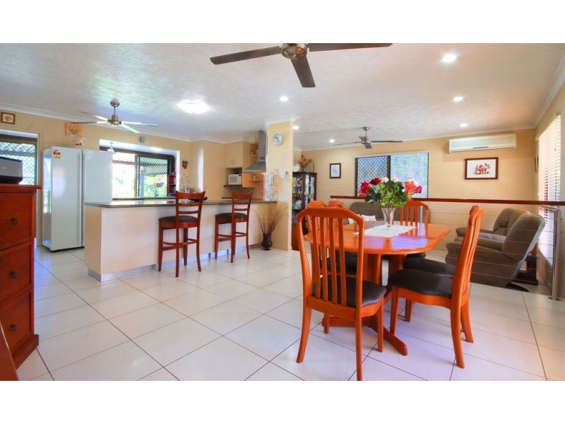 2 Rollo Court, Balgal Beach QLD 4816