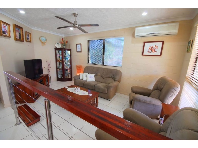 2 Rollo Court, Balgal Beach QLD 4816