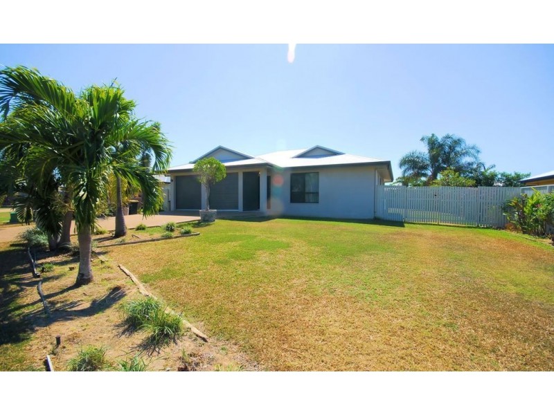 18 Donostia Crescent, Bushland Beach QLD 4818