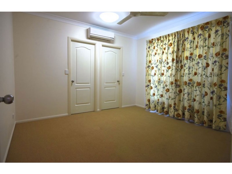 18 Donostia Crescent, Bushland Beach QLD 4818